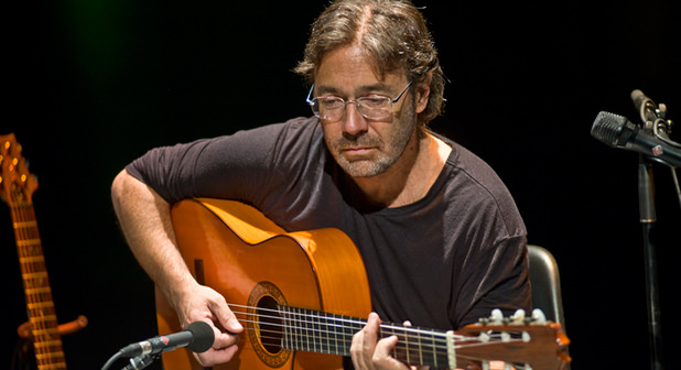 Ünlü gitarist Meola İstanbul'da sahne alacak