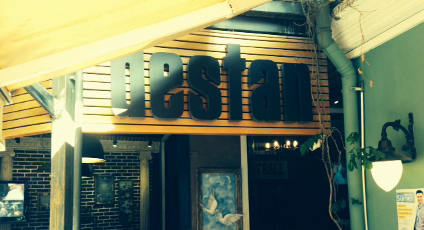 Ortaköy'de destansı Cafe