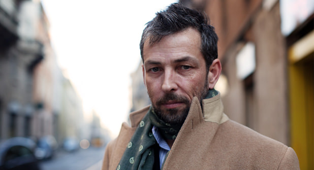 Nick Sullivan cevaplıyor