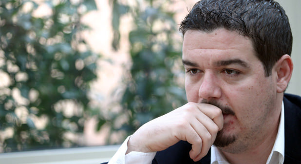 Tolga Akyıldız'la %100 Açık Sahne