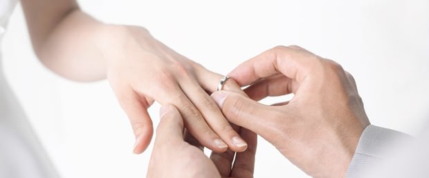 Boşanmış erkekler kadınları daha mutlu ediyor