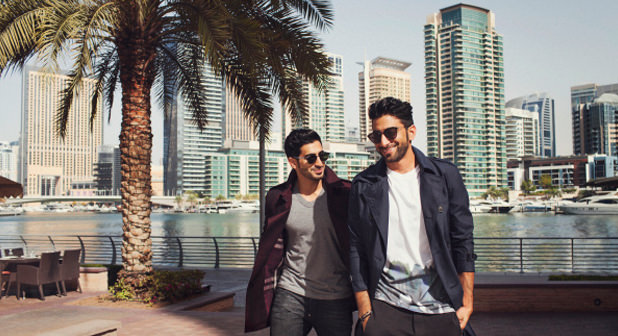 İkonik Burberry trençkotu Dubai ile buluştu!