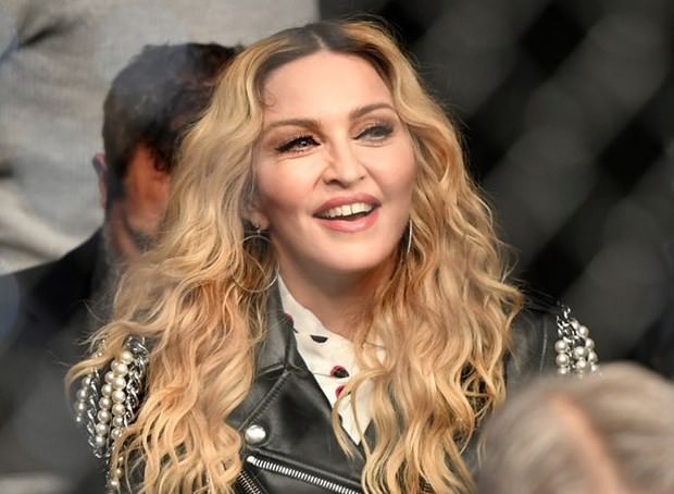 Madonna’nın elleri başka yüzü başka yaşta