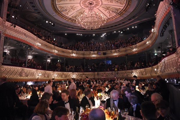 Evening Standard Tiyatro Ödülleri sonrası çılgın parti