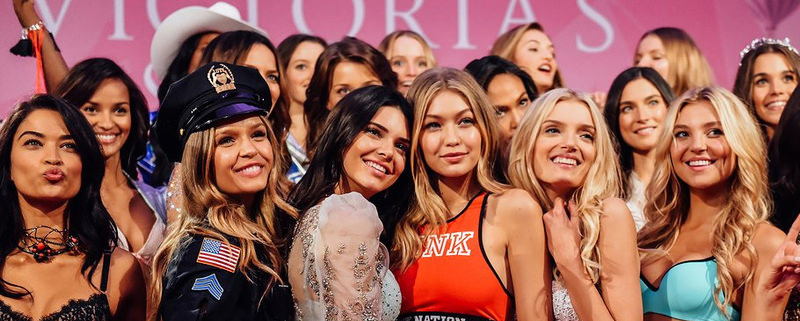 Victoria's Secret melekleri yine göz kamaştıracak!