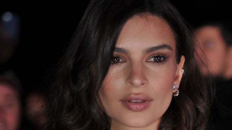 Emily Ratajkowski Juventus gecesine damga vurdu