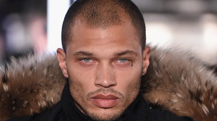 Mahkum Jeremy Meeks podyumda