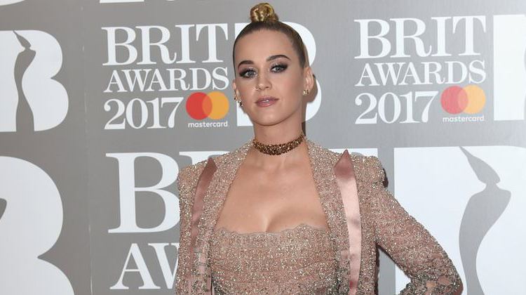 2017 Brit Ödülleri Kırmızı Halı şıkları