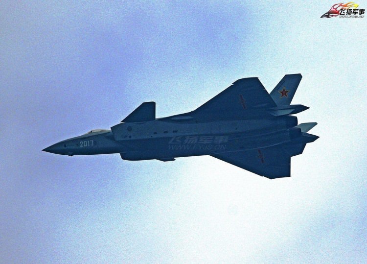 Hayalet J-20 uçuşa geçti