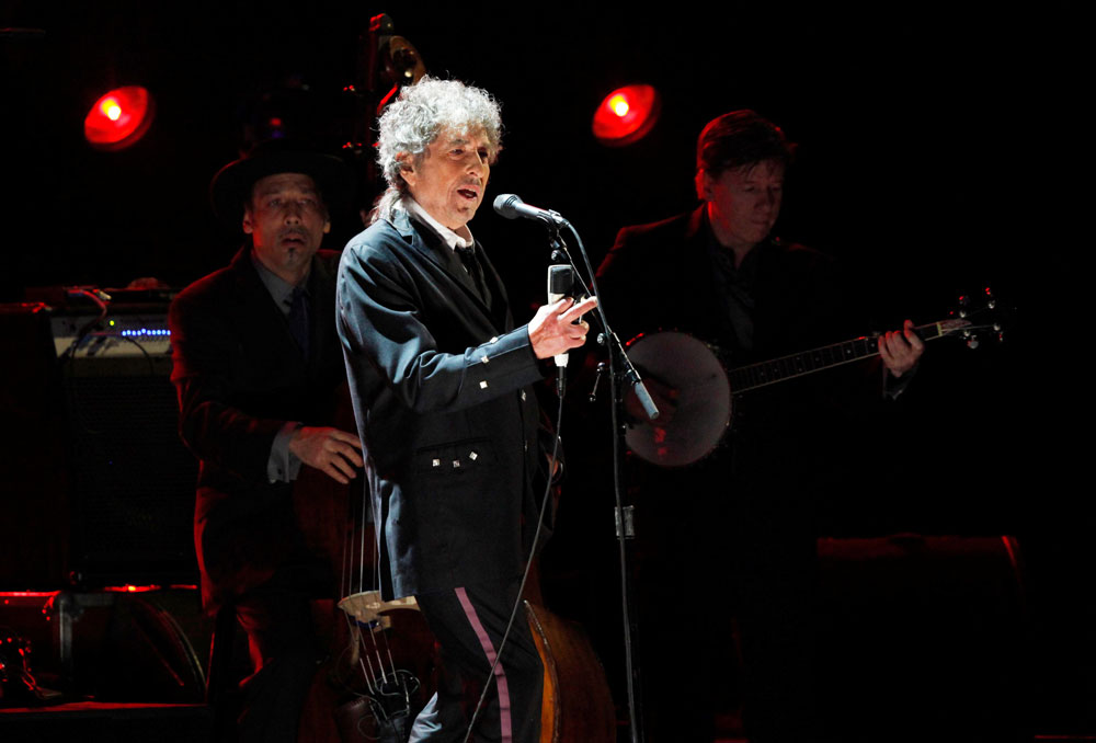Bob Dylan sonunda Nobel'i alıyor