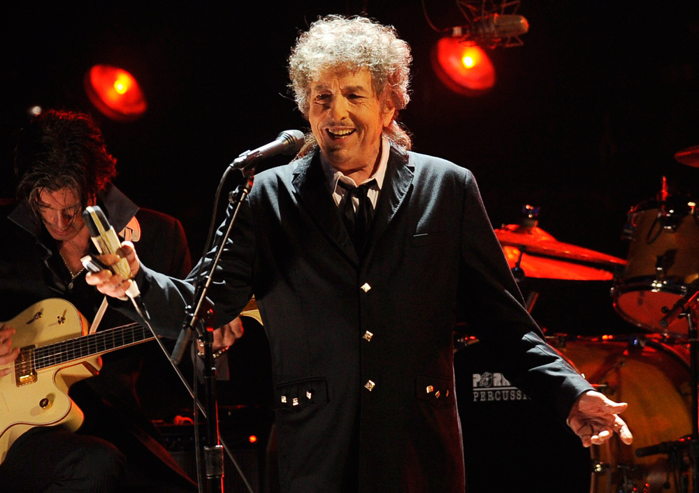 Bob Dylan Nobel'i aldı