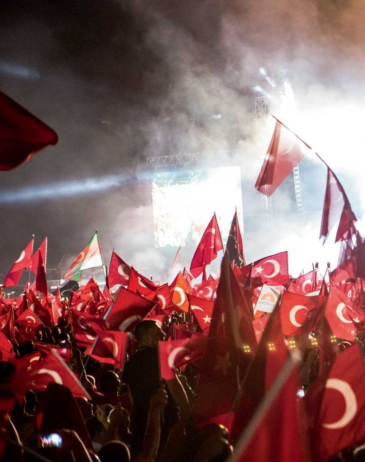 15 Temmuz'u unutmayalım unutturmayalım