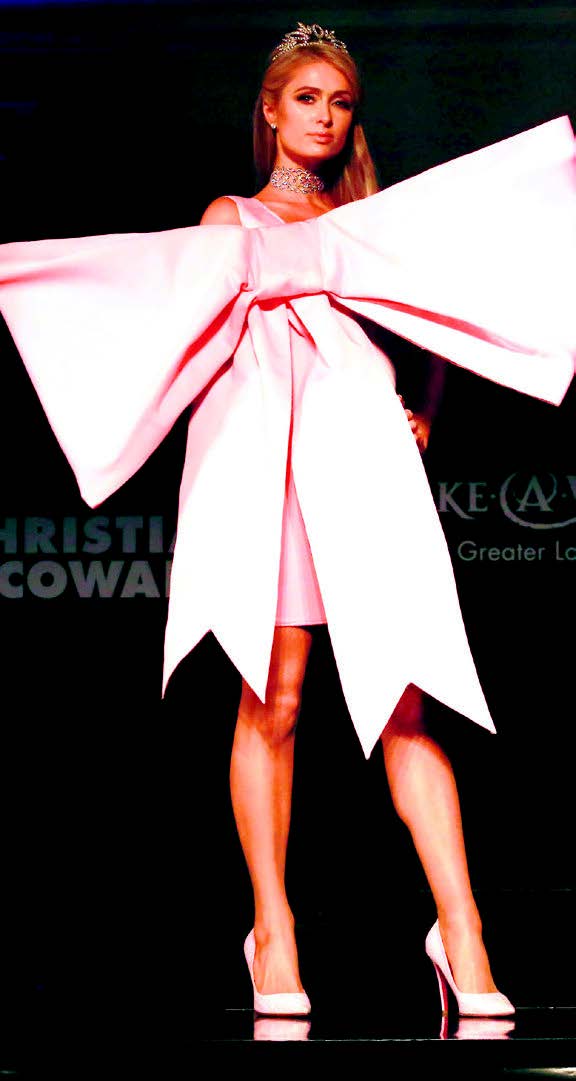 Yardım için podyumda!