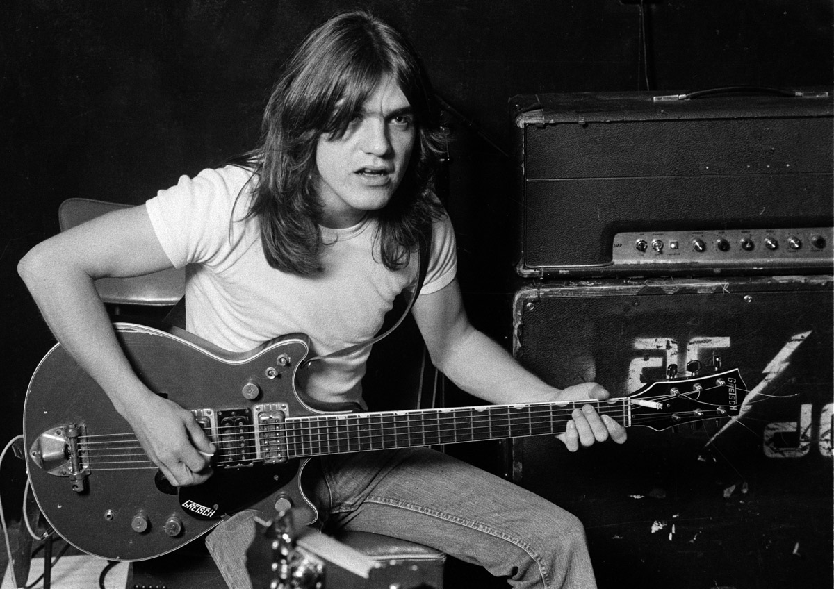AC/DC'nin kurucusu Malcolm Young yaşamını yitirdi