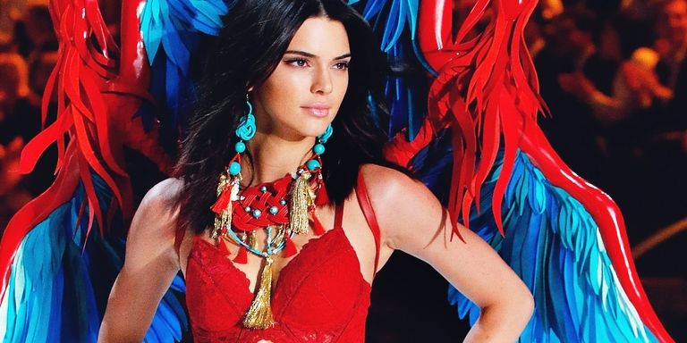 Kendall Jenner rakiplerine fark attı