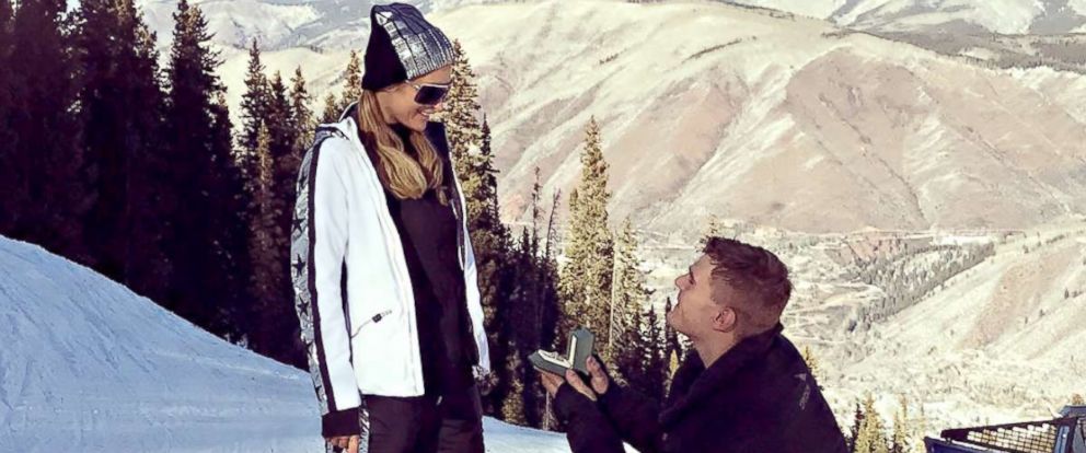 Paris Hilton nişanlandı