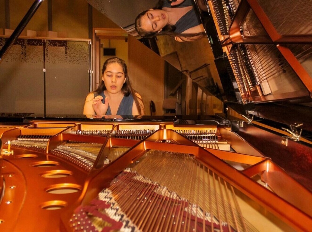 Genç piyanistler Arya ve Damla Rusya’dan ödülle döndü