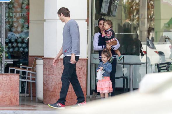 Küçük ablanın keyfi yerinde