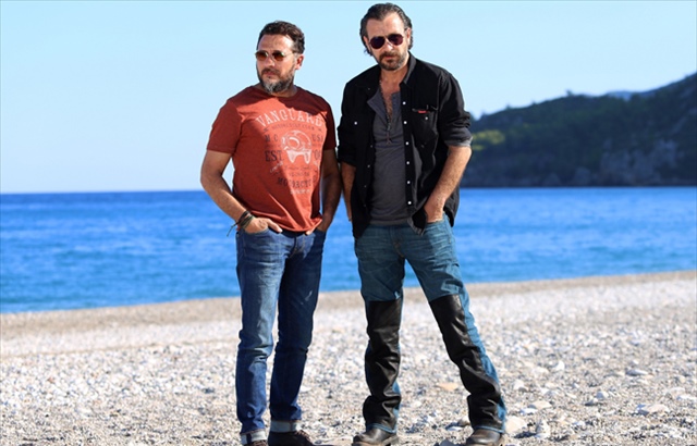 Kaybedenler Kulübü Yolda'nın afişi yayınlandı