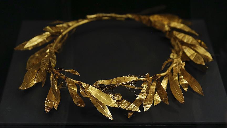 Altın Taç ana yurduna döndü