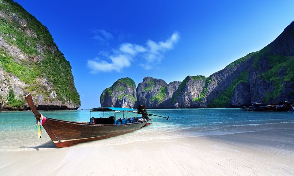 Dicaprio ile ünlenen kumsal kapatılıyor