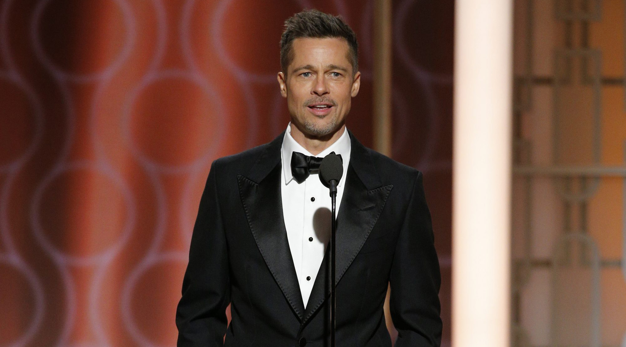 Brad Pitt aşık mı oluyor?