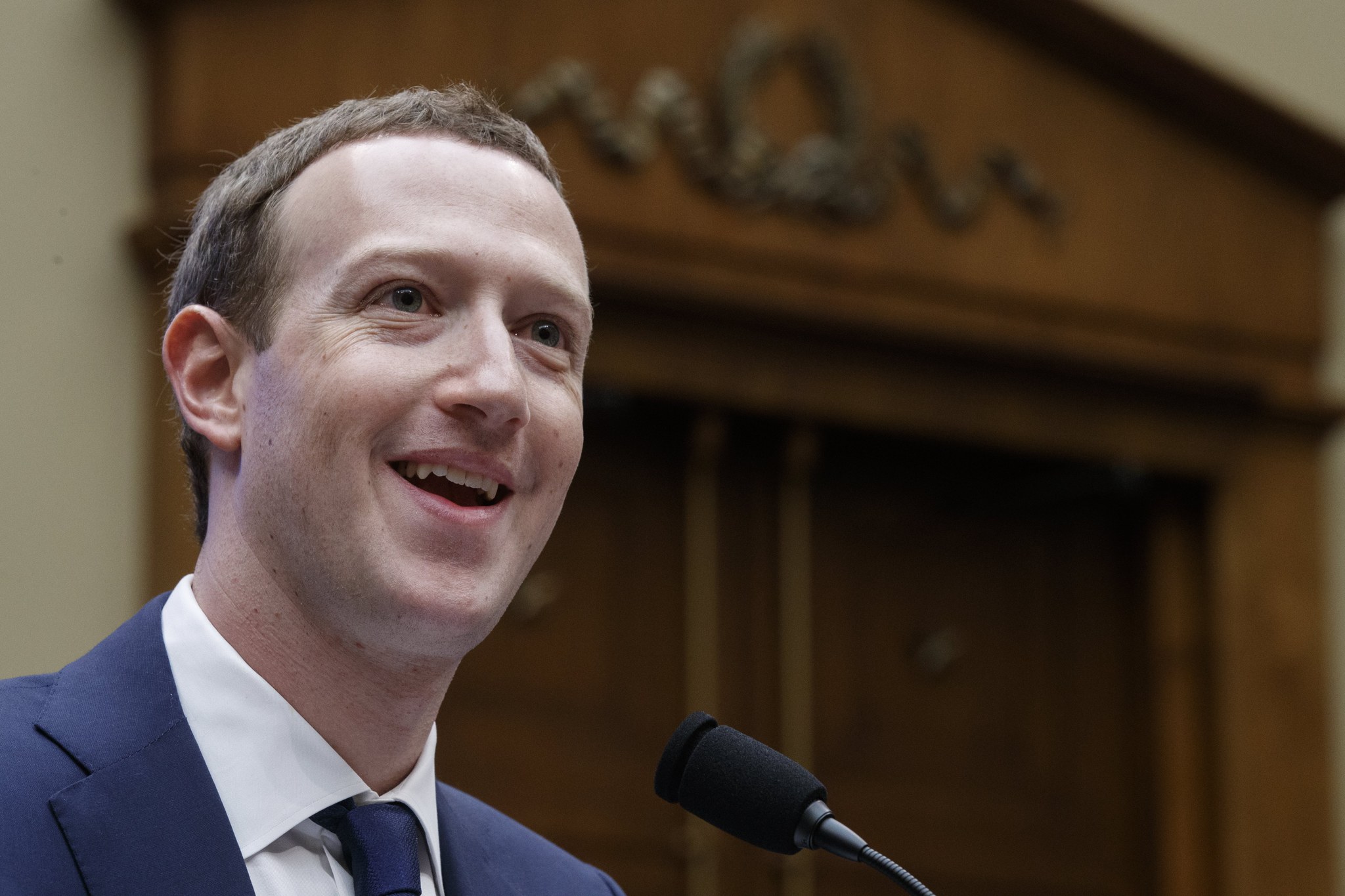 Zuckerberg kazanmaya başladı