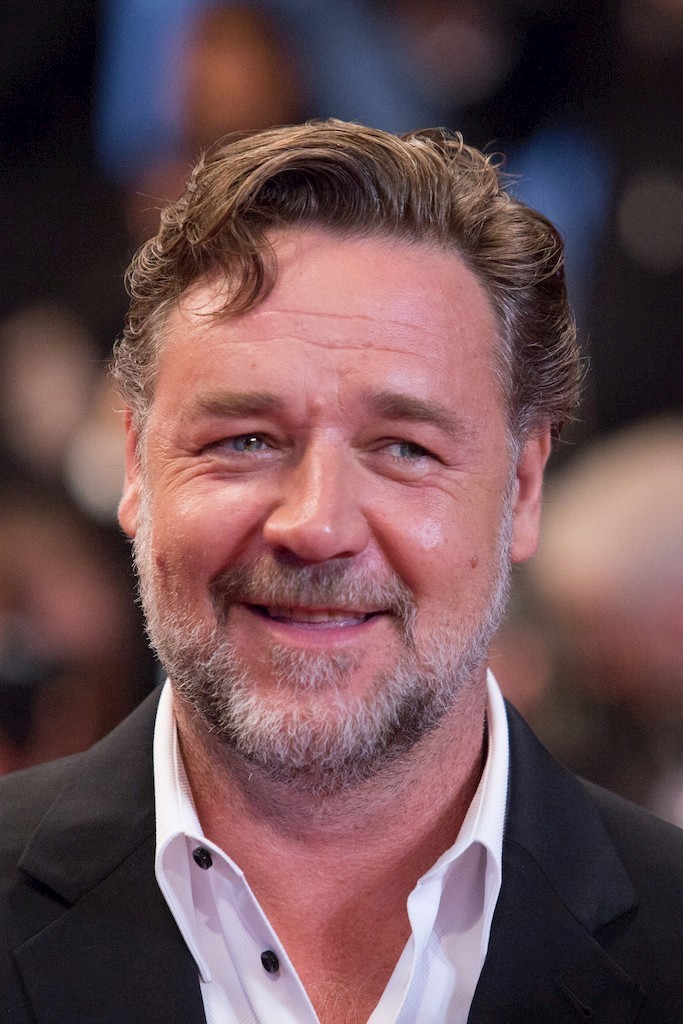 Bir dizi Russel Crowe