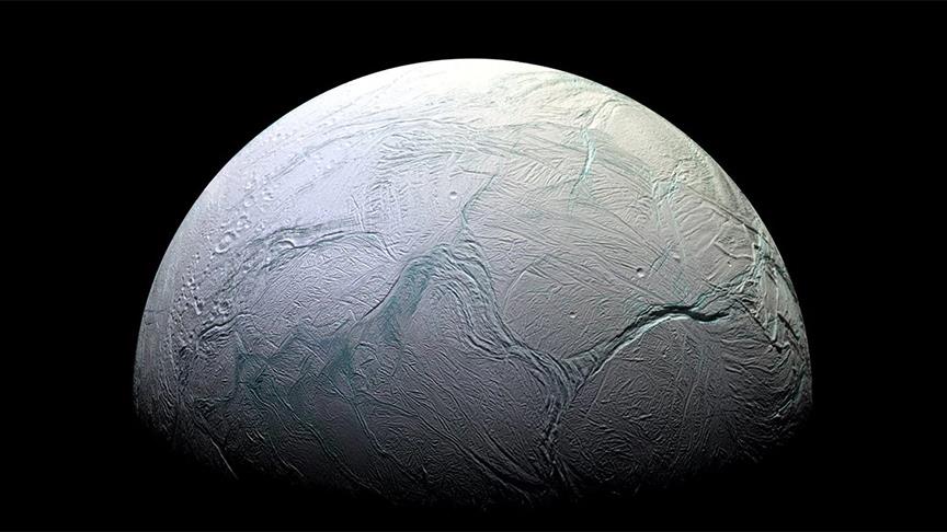 Satürn'ün uydusu Enceladus'ta yaşam ipucları!