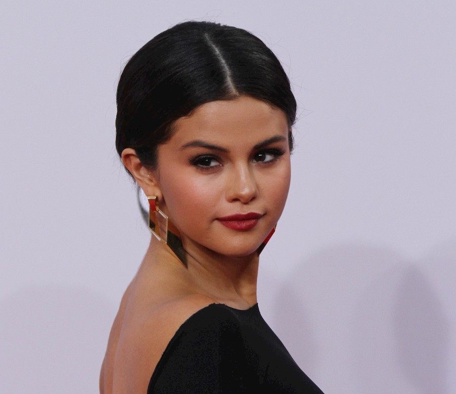 Rekorun adı Selena Gomez