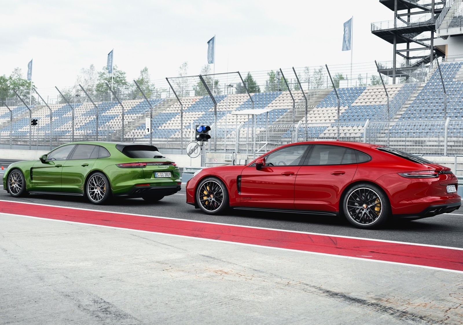 ESQ. Otomobil: Panamera GTS & GTS Spor Turismo