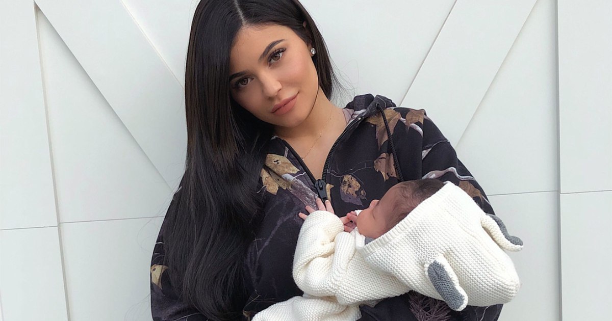 Kylie Jenner kızı Stormi’nin yüzünü ilk kez gösterdi