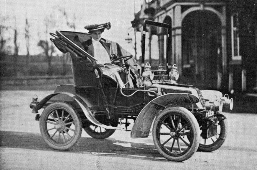 Makyaj aynası nasıl dikiz aynası oldu?