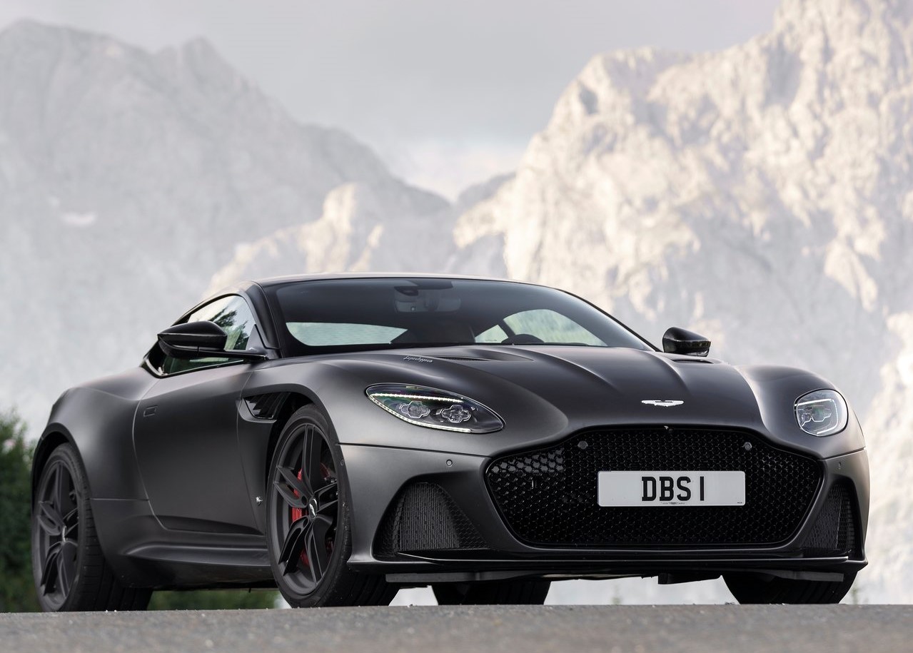 Yakın temas: Aston Martin DBS Superleggera