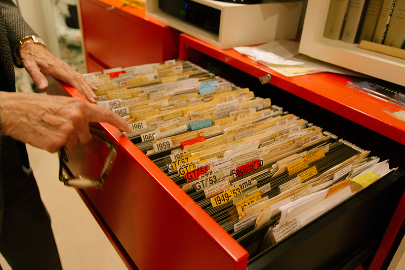 Yüz çizgileri - Esquire yazı dili