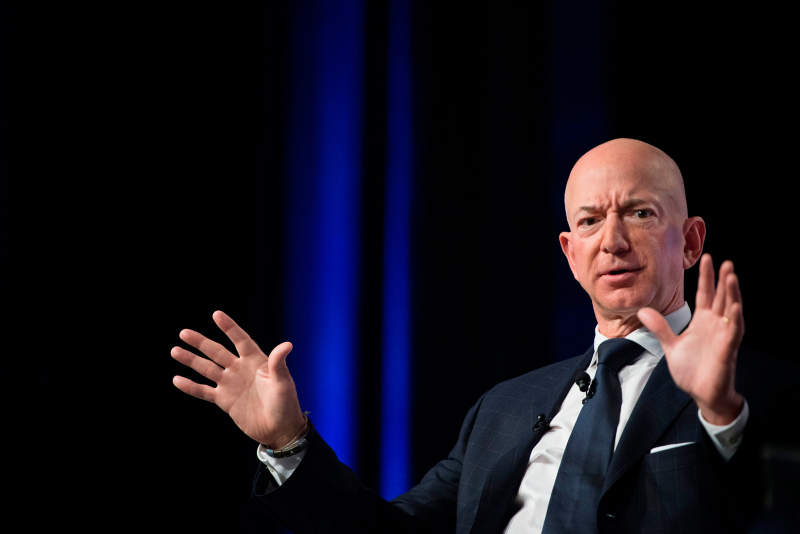 Amazon'un CEO'su Bezos'a şantaj kurbanı olabilir mi?