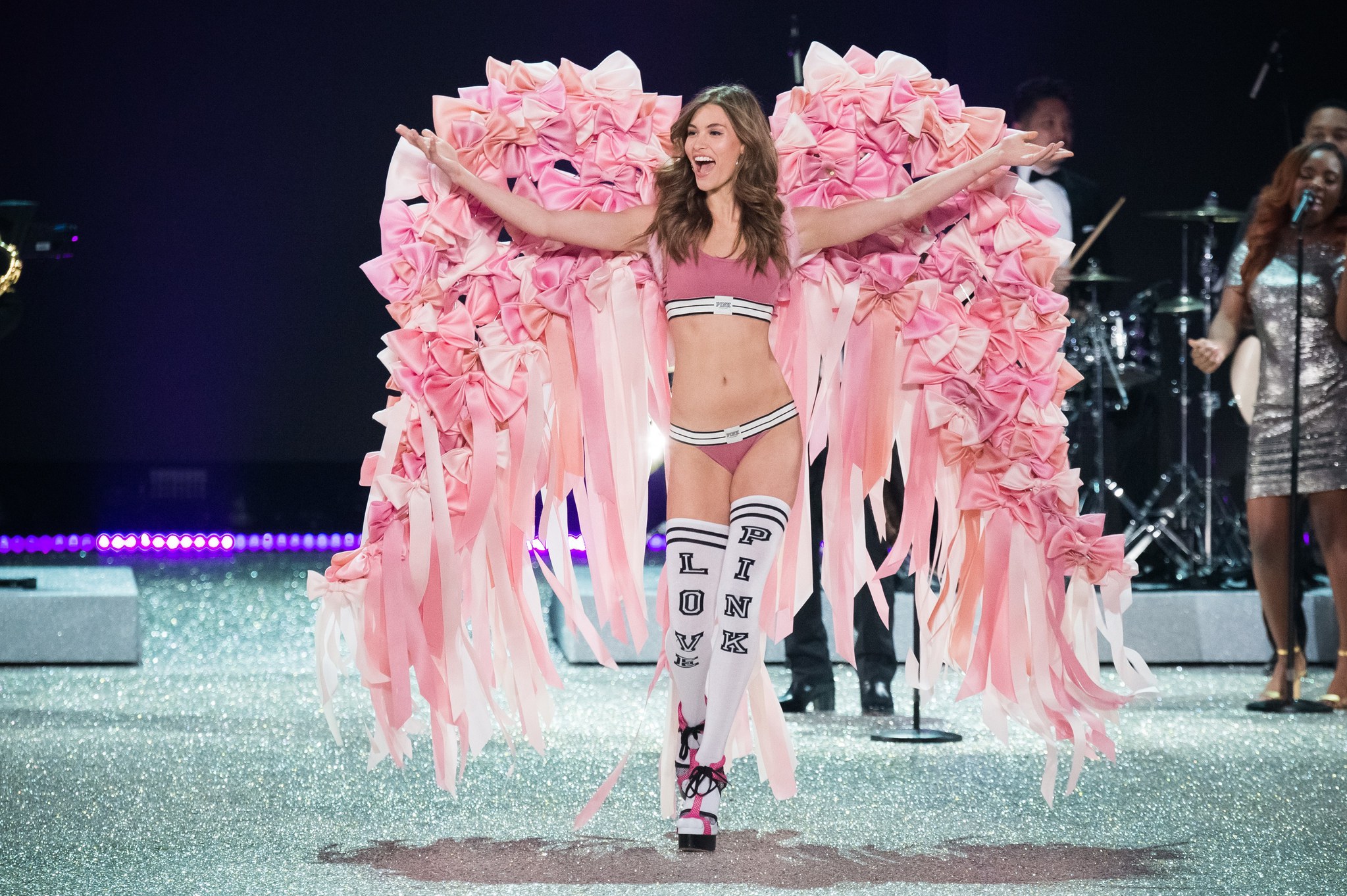 Victoria's Secret'ın son meleği Grace Elizabeth