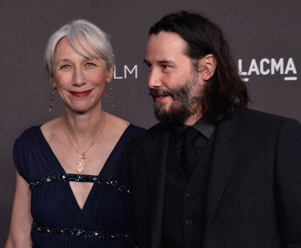 35 yıldır ilk kez! Keanu Reeves sevgilisi Alexandra Grant ile kırmızı halıda
