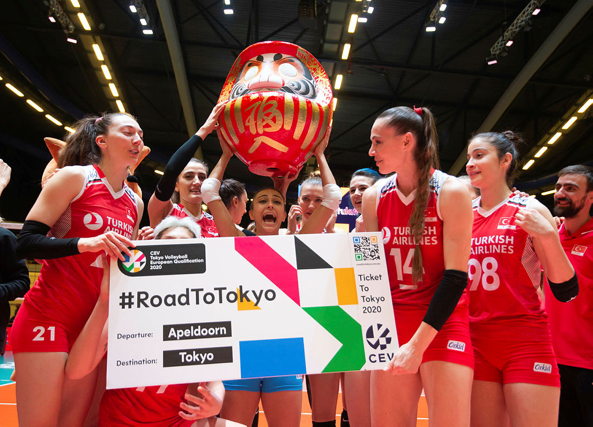 A Milli Kadın Voleybol Takımı adını finale yazdırdı!