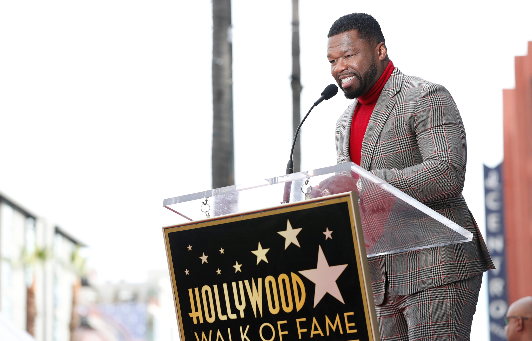 50 Cent Şöhretler Kaldırımı'ndaki yerini aldı