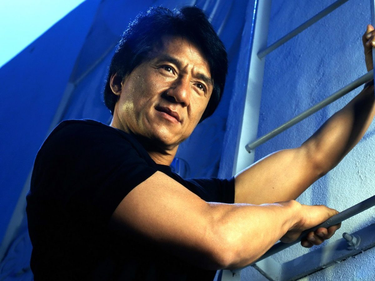 Jackie Chan karantina iddialarına yanıt verdi!