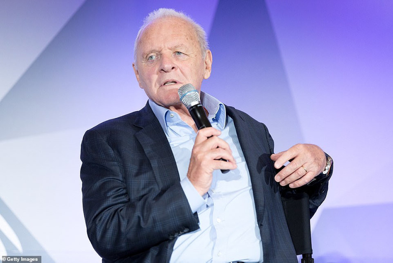 Anthony Hopkins yaratıcılığını sergiliyor!