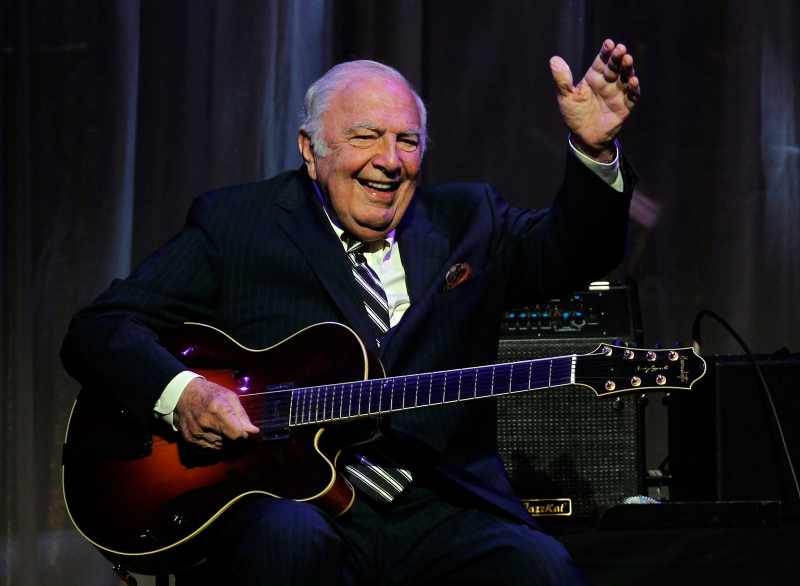 Bucky Pizzarelli hayatını kaybetti!