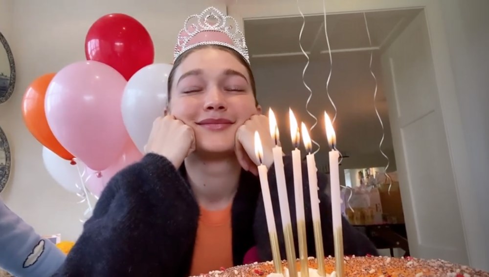 Gigi Hadid 25 yaşında