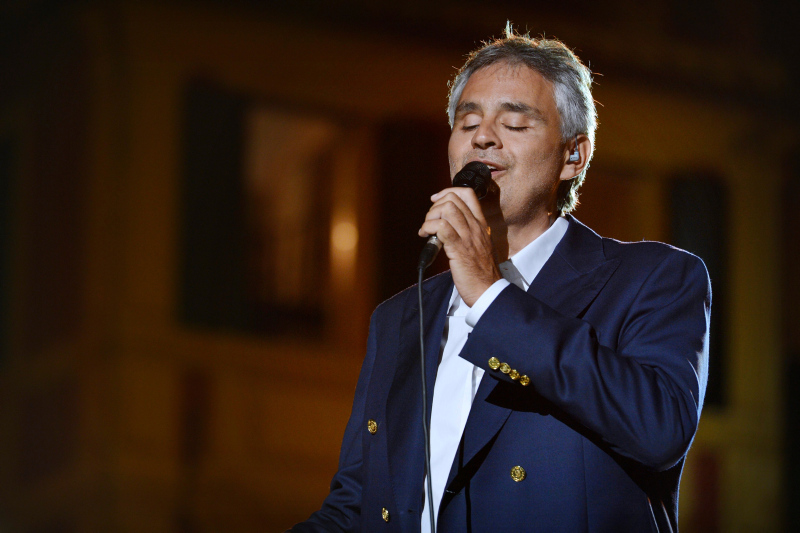 Andrea Bocelli corona virüse yakalandı