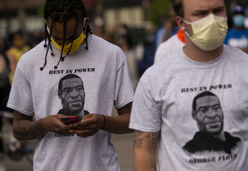 George Floyd’un öldürülmesine tepkiler sürüyor