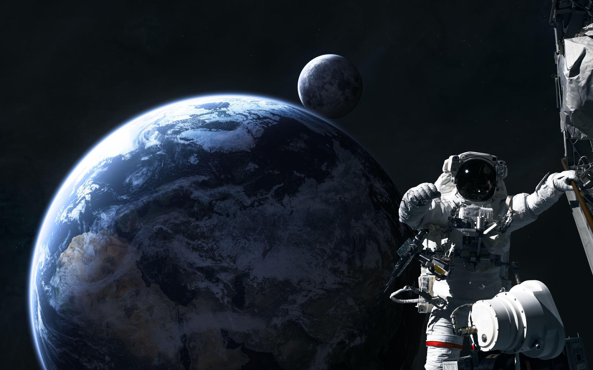 NASA 2024'te Ay'a iki astronot göndermeyi planlıyor