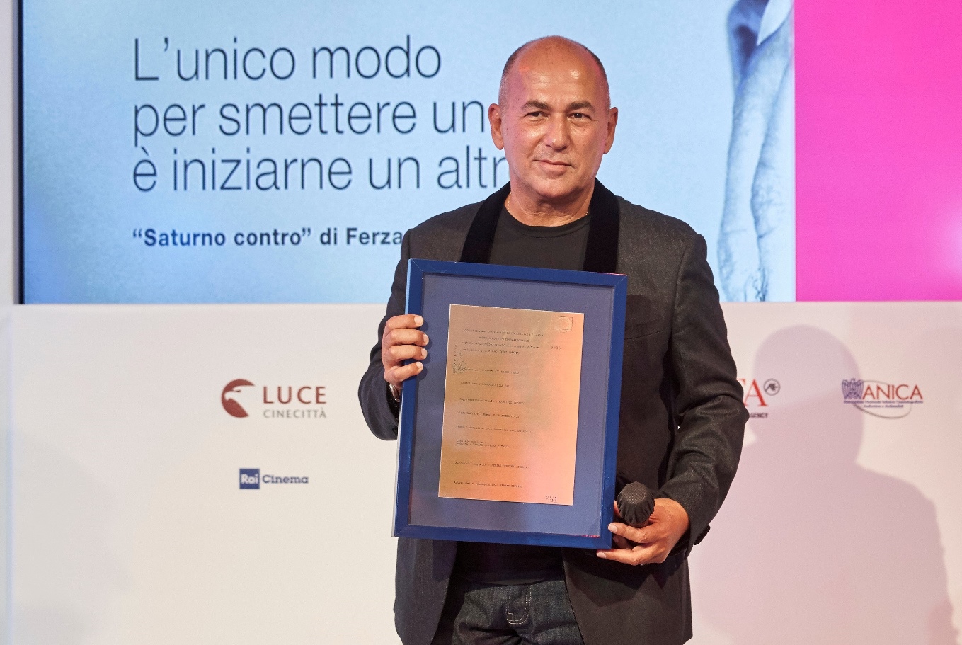 Yönetmen Özpetek İtalya'nın prestijli sinema ödülünü aldı