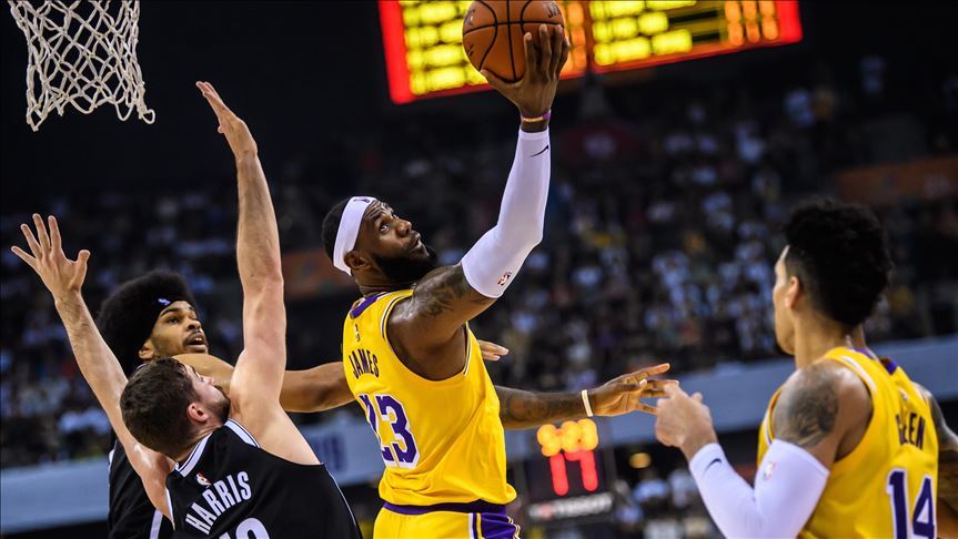 Los Angeles Lakers küllerinden doğdu