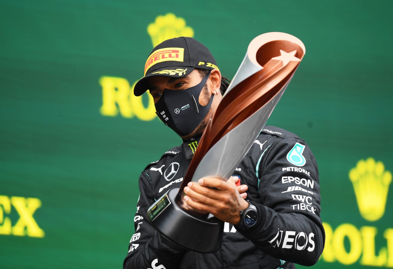 Formula 1'de 7. kez şampiyon olan Hamilton: Bu, hayallerimizin çok çok ötesinde